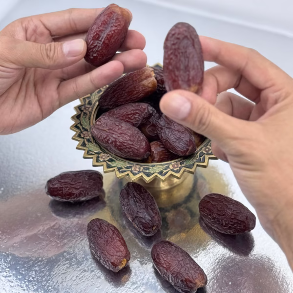 Majdool Dates A+ Grade - Image 2
