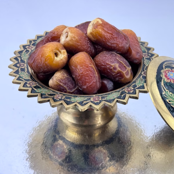 Sughai Dates A Grade - Image 4